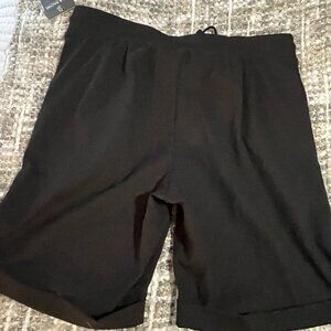 Zac & Rachel Black Shorts – Size M – NWT